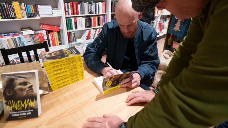Veel animo voor krabbel van ex-dakloze Patrick die bestseller-auteur werd