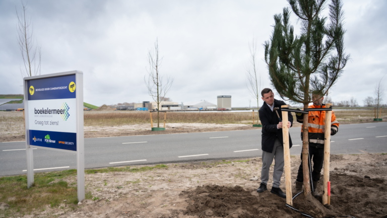 Meer dan honderd bomen geplant op bedrijventerrein Boekelermeer, haven bijna klaar