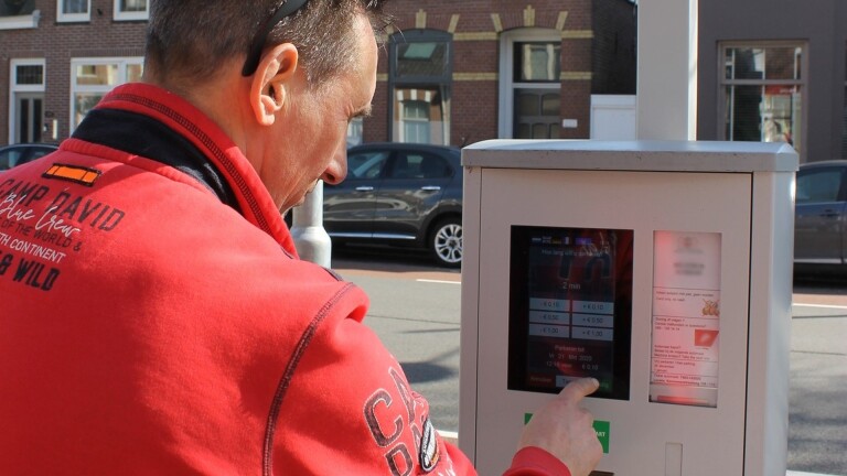 Nieuwe parkeerautomaten in gemeente Bergen: kenteken invoeren en geen muntgeld meer