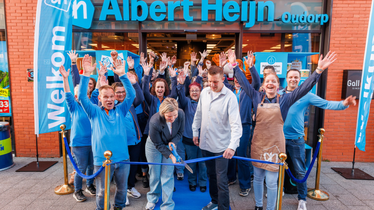 Albert Heijn Oudorp weer open na dagenlange verbouwing: “Het stroomde meteen vol”