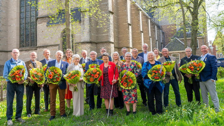 Lintje voor 19 nieuwe leden in de Orde van Oranje-Nassau in gemeente Alkmaar