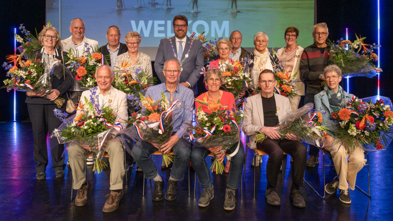 Lintjesregen Dijk en Waard: ook broer Wil van wethouder John Does heeft nu een lintje