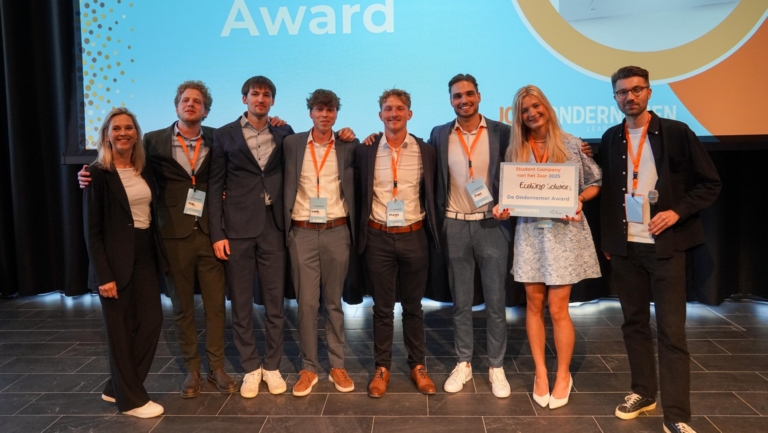Van klaslokaal naar Europees ondernemerspodium: zes Alkmaarse studenten flikken het