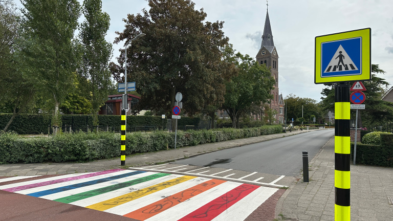 Limmen: ‘Symbool van verdraagzaamheid’ besmeurd met zwarte verf