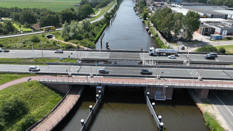Snel herstel: Leeghwaterbrug woensdagnacht gewoon te gebruiken