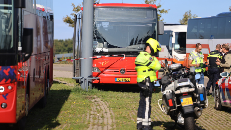 Tragedie met touringcar op schoolreis: twee leerlingen basisschool De Koolvlet gewond
