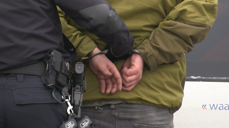 Supermarktmedewerkers en politie overmeesteren door binnenstad vluchtende winkeldief
