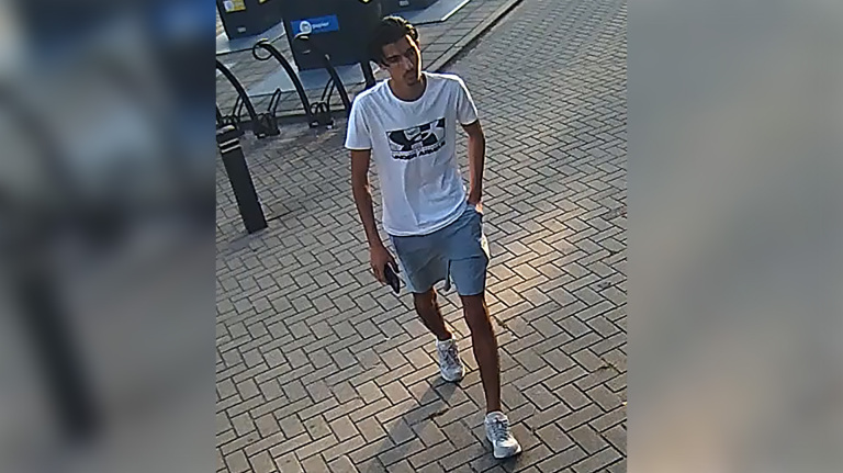 Vrouw in De Rijp slachtoffer van babbeltruc; politie toont foto van dader