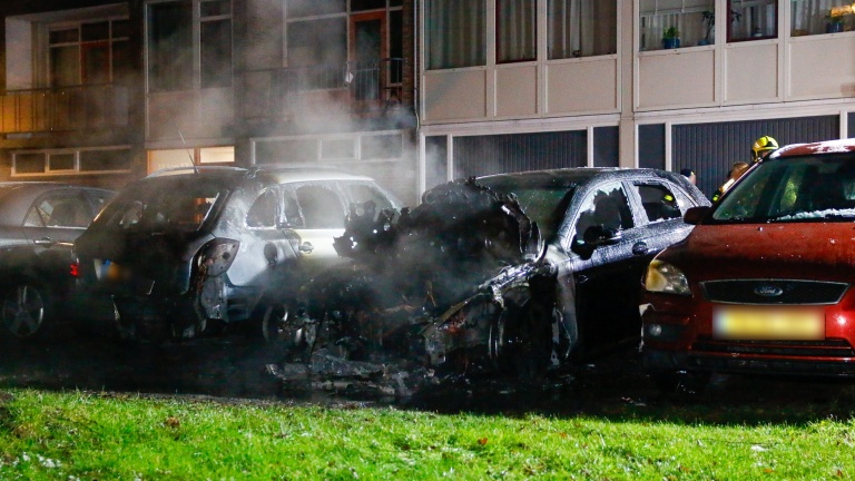 Weer auto’s verwoest door brand aan Jongkindlaan in Alkmaar