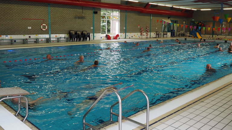 Zwembad De Hout gaat tijdens zomervakantie voor energiediploma A+++