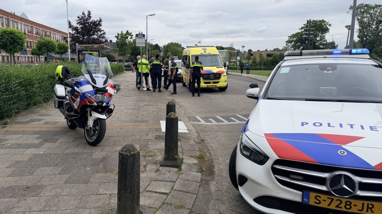 Fietsster raakt gewond bij aanrijding met auto in Oudorp