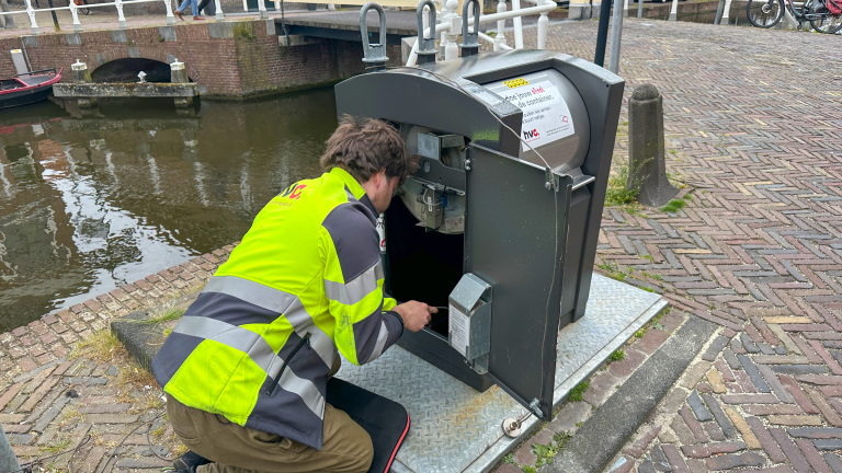 ‘Tarief is verre van kostendekkend’: Als je sleutels in de HVC vuilcontainer liggen
