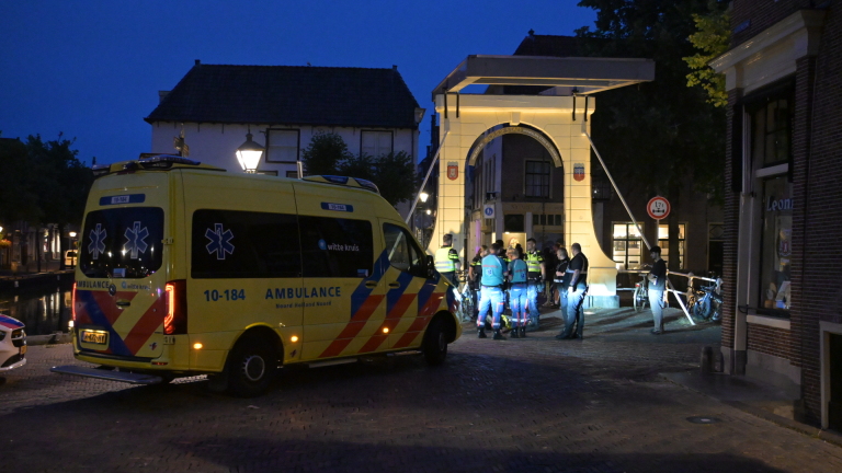 Nachtelijke reddingsactie op Waagplein: man uit water gehaald
