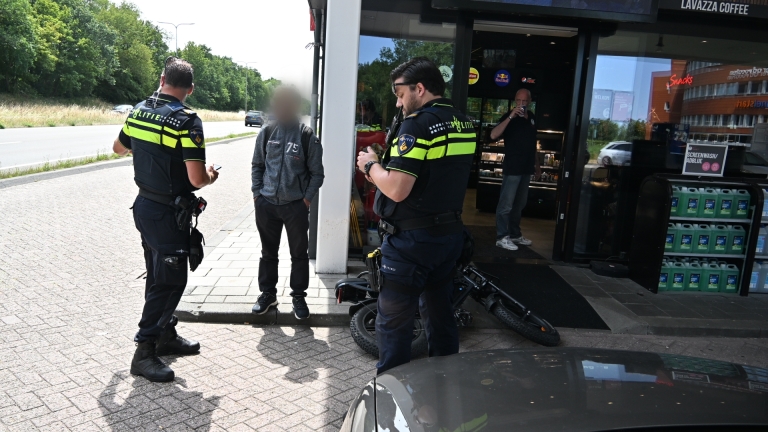 Gevalletje ‘niet doen dus’: fatbiker die N9 oversteekt op de bon