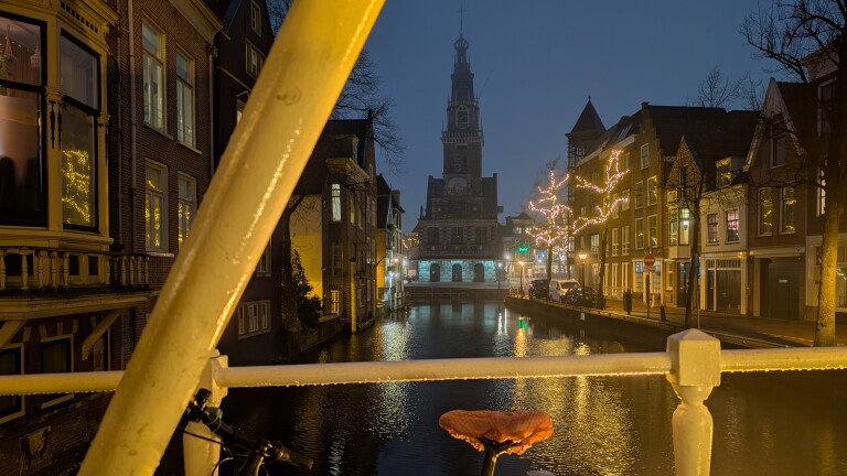 “Hoop dat er nu wél discussie ontstaat”: Alkmaarder verzet zich tegen nachtelijk doorspelen Waag