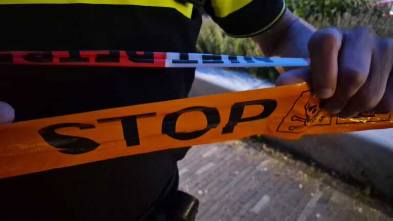 Meerdere harde knallen, zeker één slachtoffer en vrijgekomen asbest: update brand Molenbuurt Alkmaar