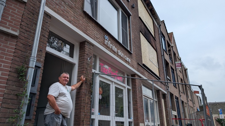 Buurman Fred zat rustig op bank bij grote brand aan Molenbuurt: “Het ging best snel”