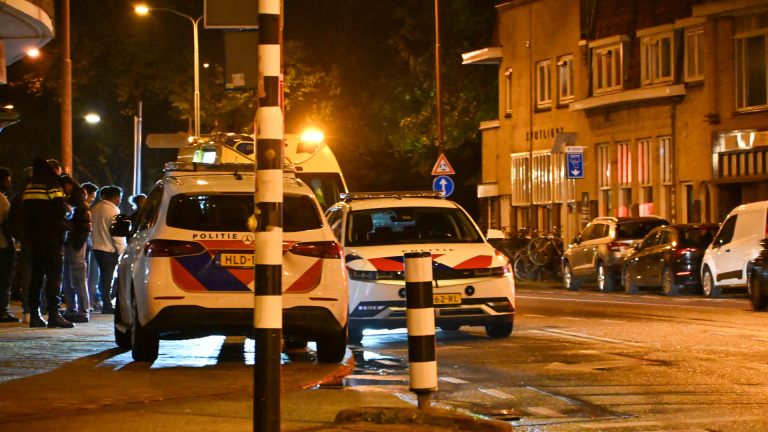 Man mogelijk in gezicht gestoken bij conflict op Scharlo in Alkmaar