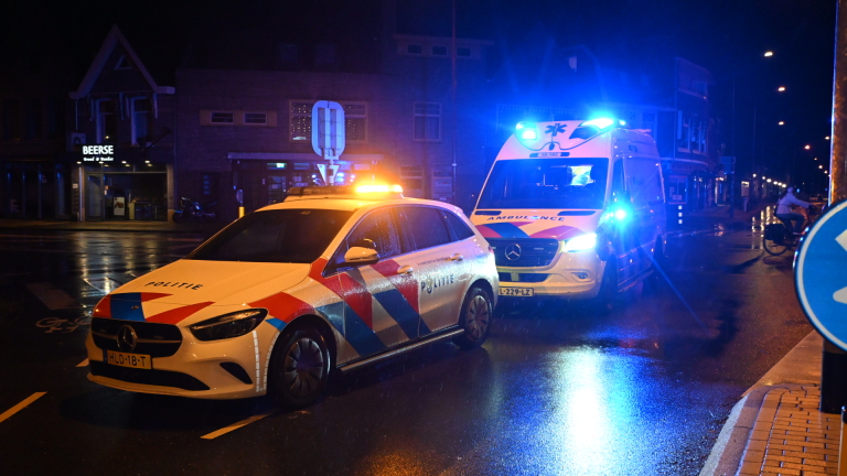 Omstanders vinden zwaargewonde fietser buiten bewustzijn op Scharlo in Alkmaar