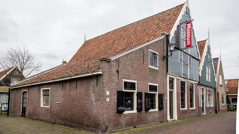 Museum In ’t Houten Huis toont ‘Bomen’ van Edith Bijkerk uit De Rijp 🗓
