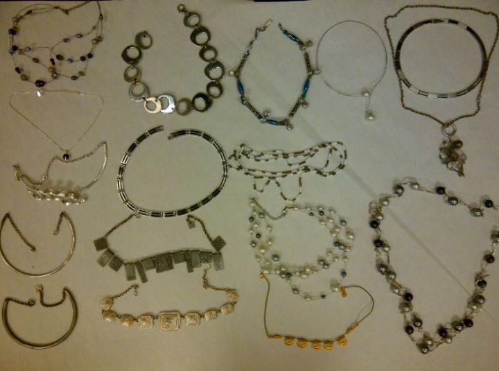 Van inbraak afkomstige sieraden na twee jaar nog niet geclaimd (FOTO's)