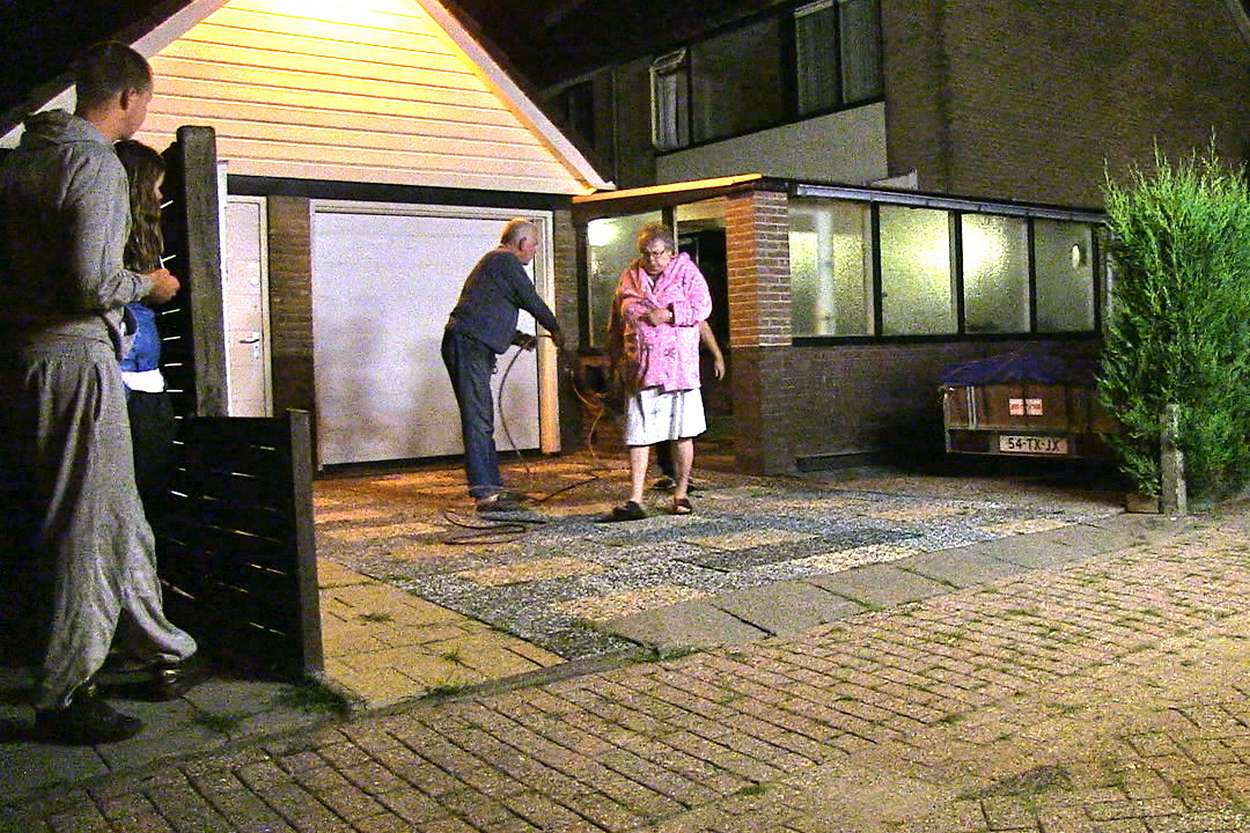 Stekkerdozen mogelijke oorzaak brand Mercuriusstraat (FOTO's)