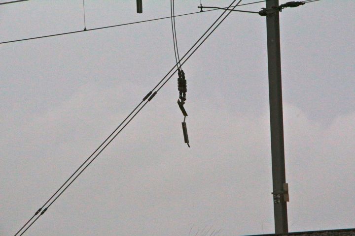 Auto over de kop na aanrijding in Egmond a/d Hoef (FOTO)