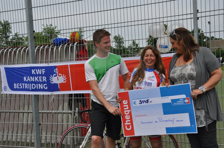 Sponsorloop Alpe d’HuZes van basisschool De Prinsenhof groot succes (FOTO)
