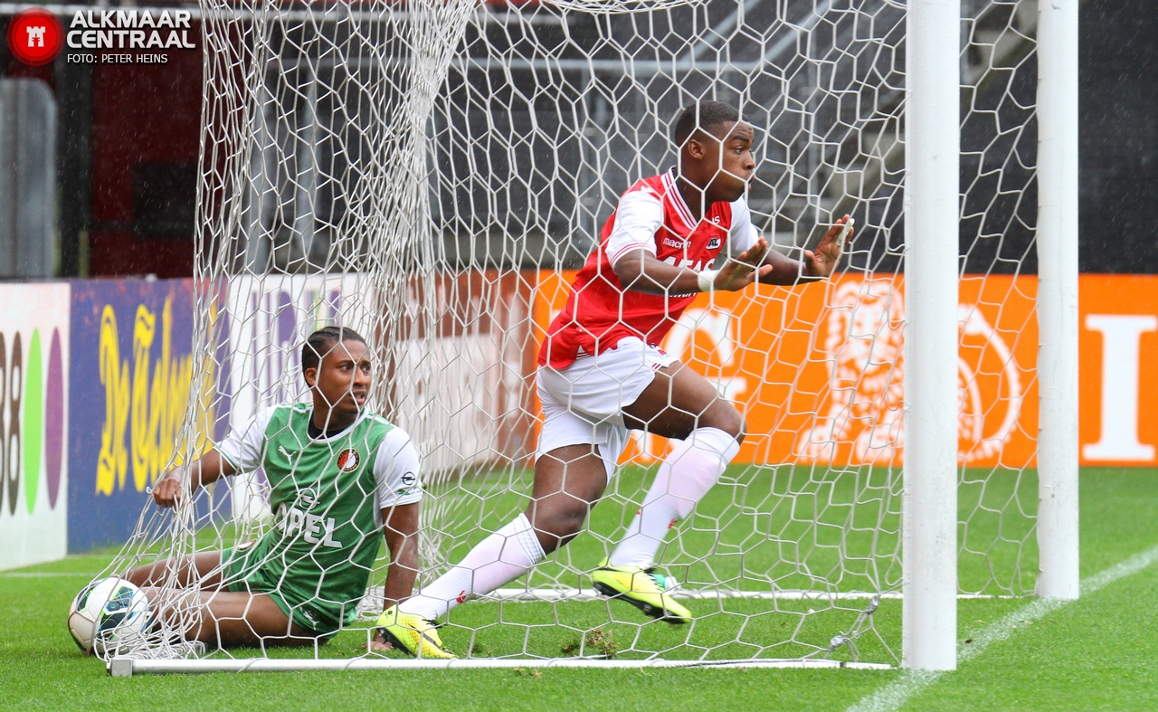 Drie gewonden door belanden op verkeerde weghelft (FOTO's)
